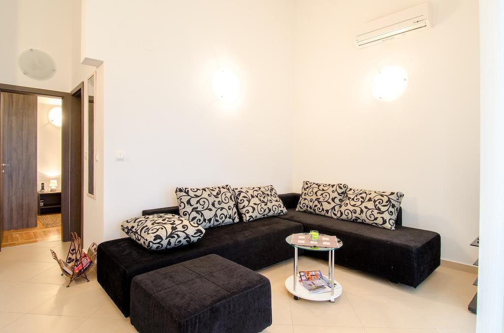 Villa Lidija أوميس الغرفة الصورة